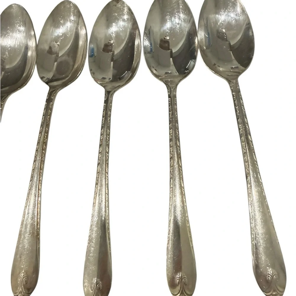 W M Rogers & Son Silver Plate Flatware 7 Tablespoons 2 Serving spoons Lot 10